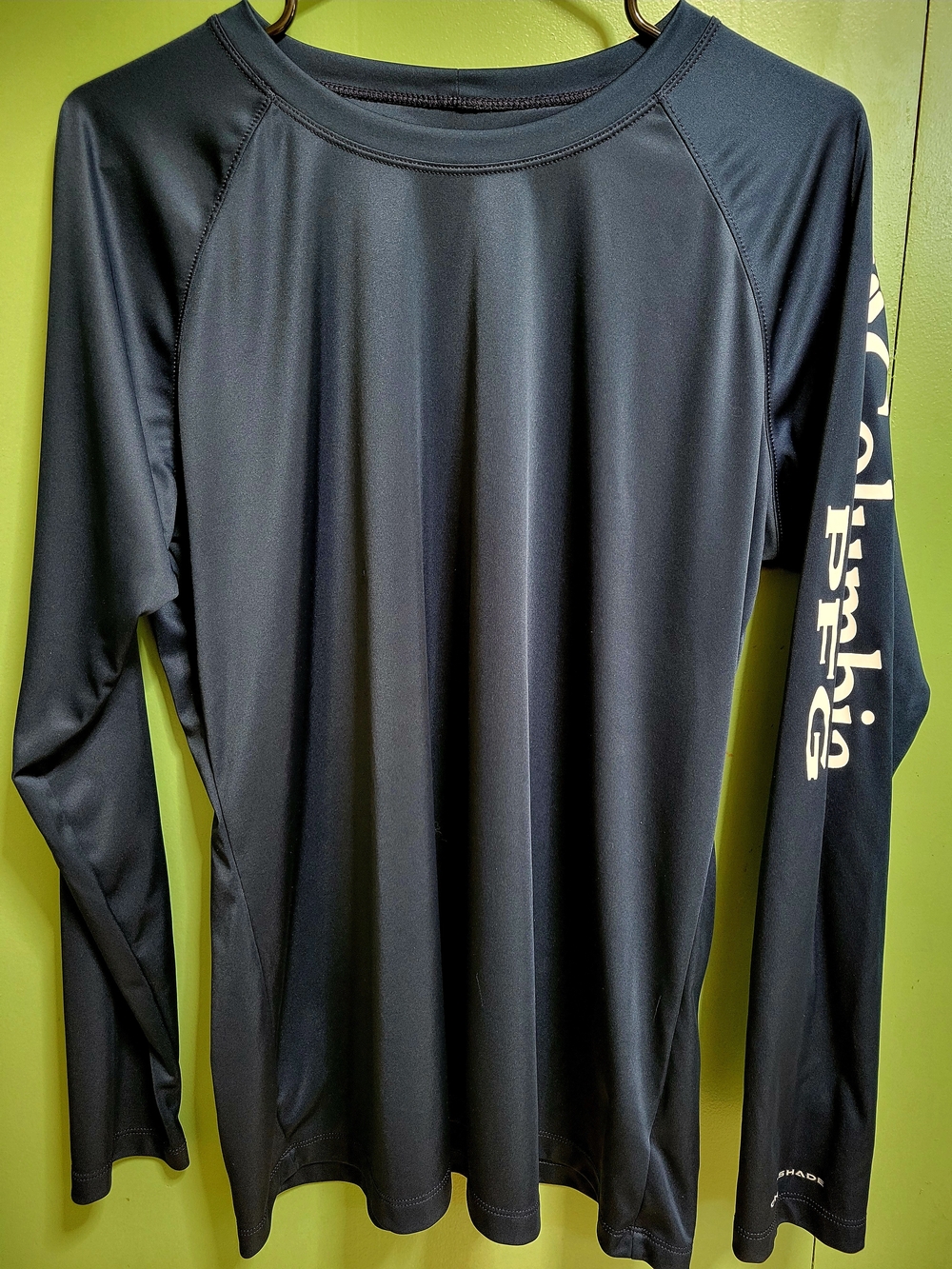 Columbia Black Long-Sleeve Women's Swim Rash Guard